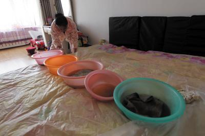 石景山楼上漏水，住户失联，小区没物管，业主维权难！律师来支招……